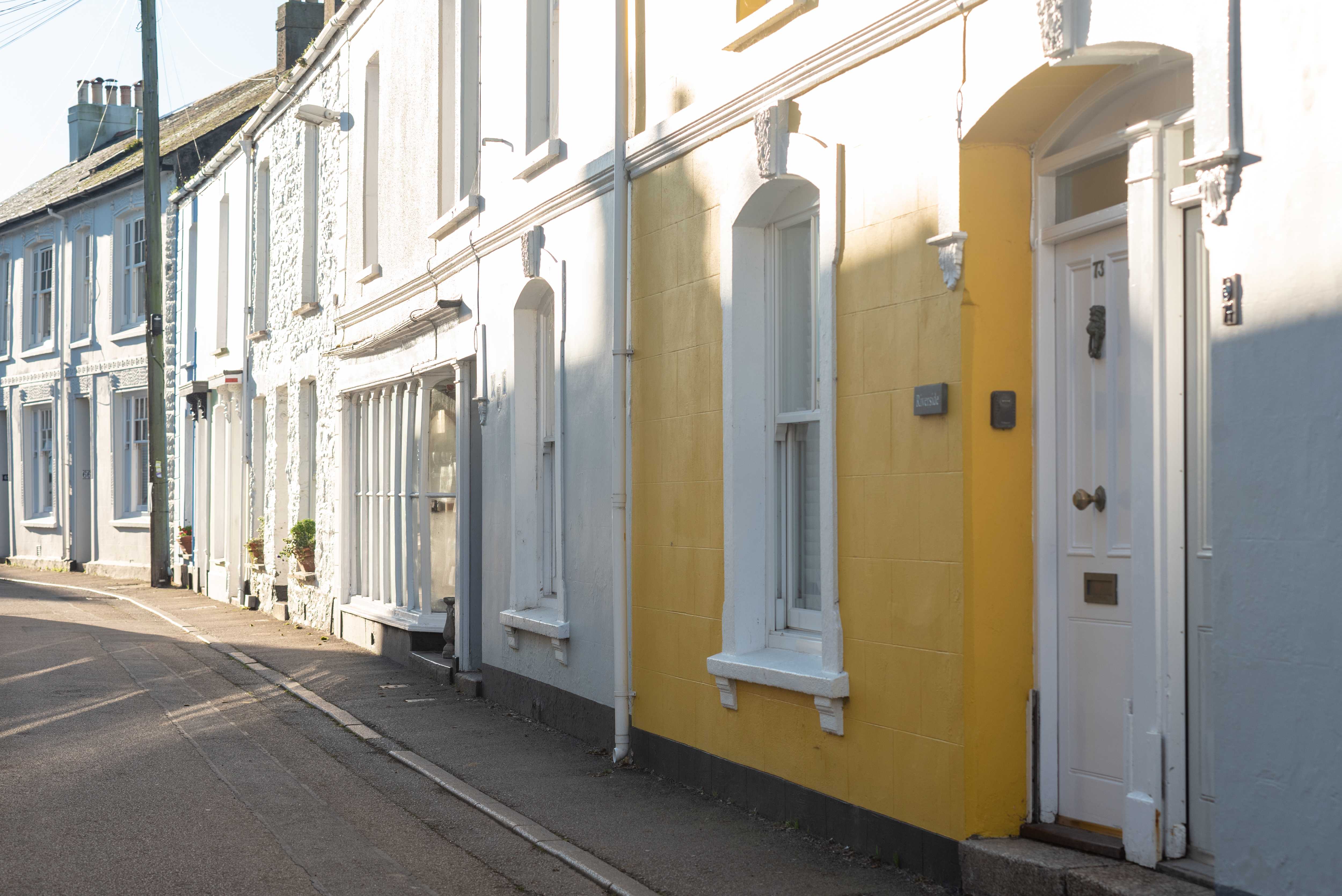 flushing-row-cottages-waterside
